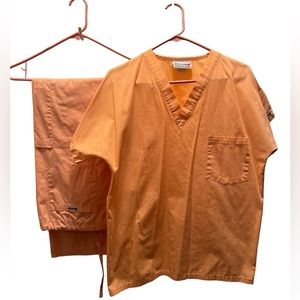 Scrub Set Size XS, Runs Big. Brand Name: Best